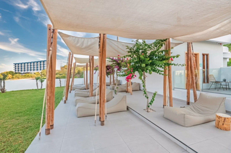 Napa Mermaid Hotel & Suites ●●●●○