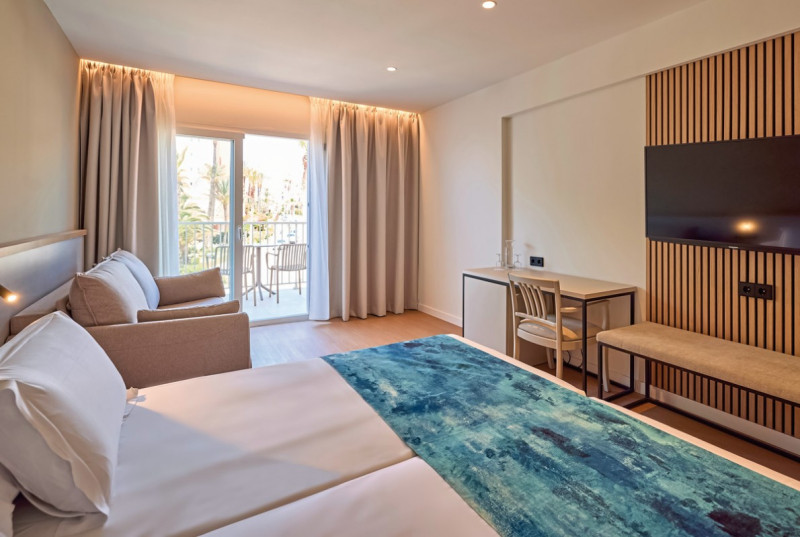 Universal Hotel RomÃ¡ntica ●●●●