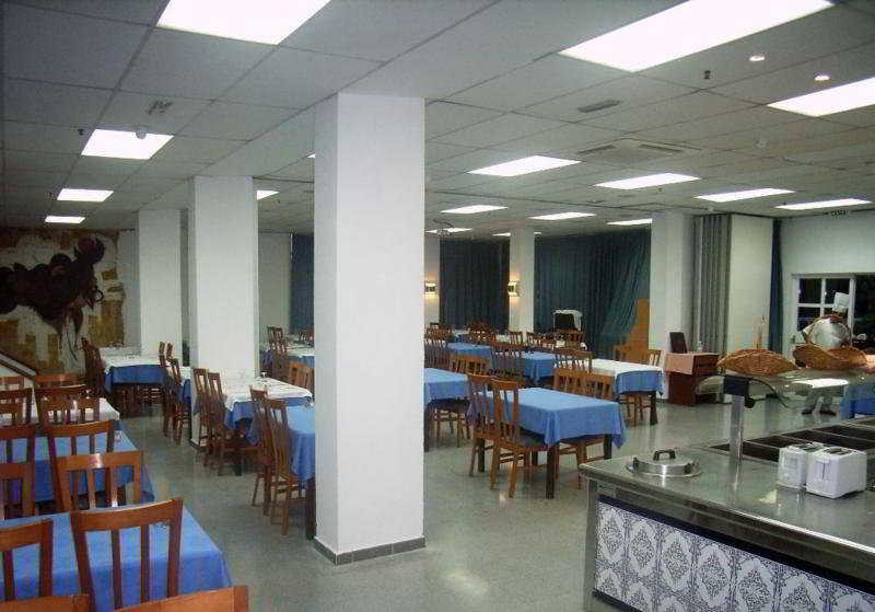 Aparthotel FolÃ­as ●●●