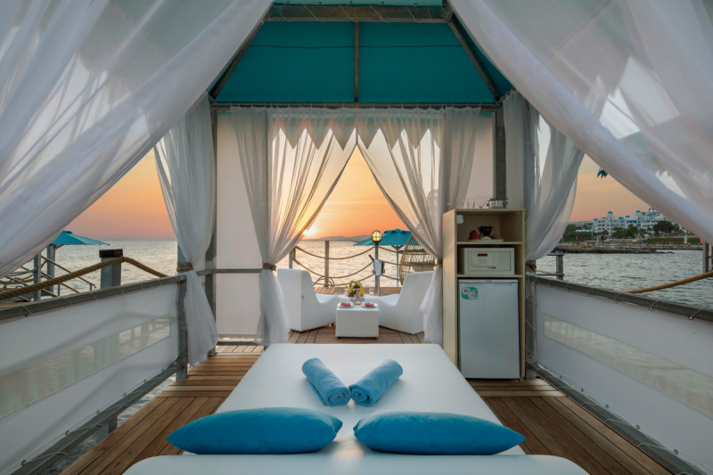 Granada Luxury Beach