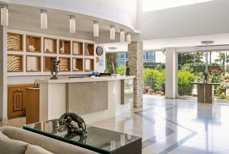 Asterias Beach ●●●●○