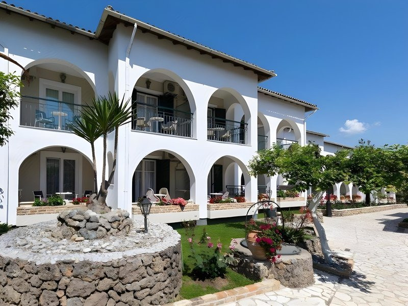 Iliada Beach Hotel ●●●