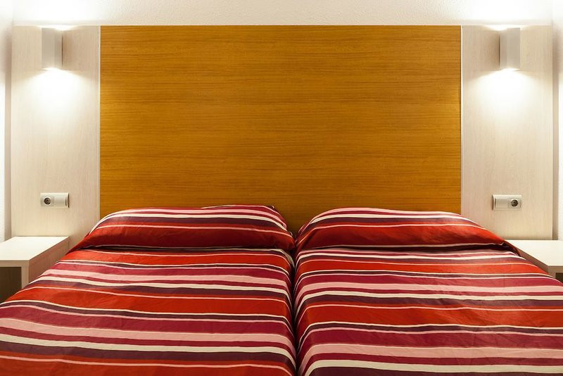 Ibiza Jet ●●●○