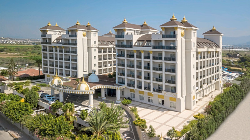 LRS Lake & River Side Hotel & Spa