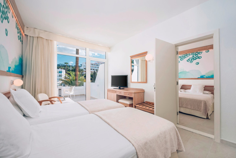 Wohnbeispiel Familienzimmer Verbindungst&uuml;r Meerblick