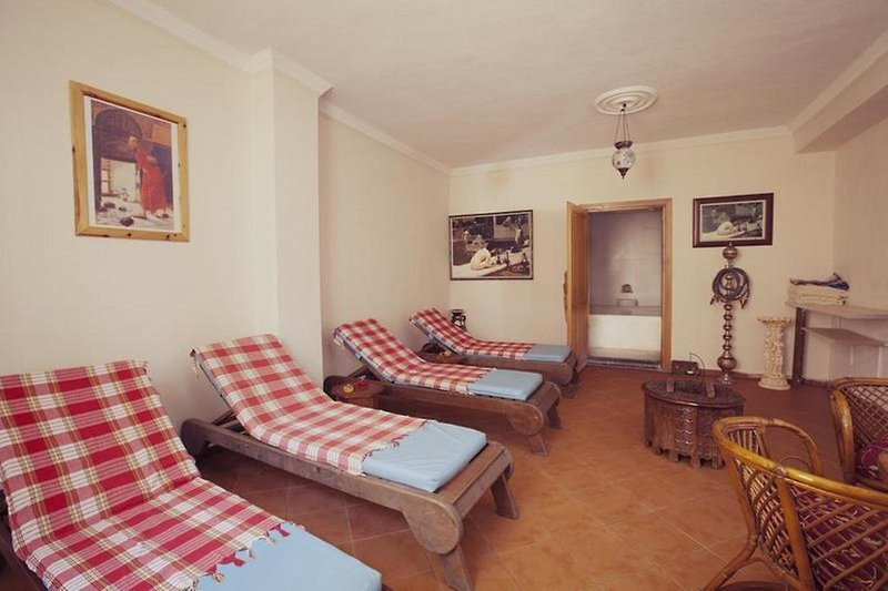 Catty Cats Garden Hotel ●●●