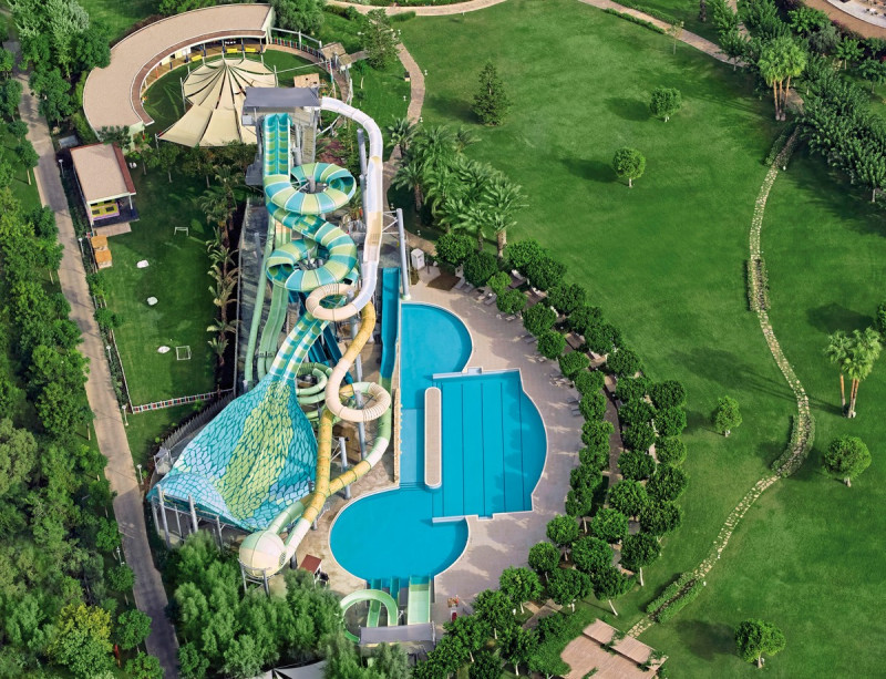 Lara Barut Collection