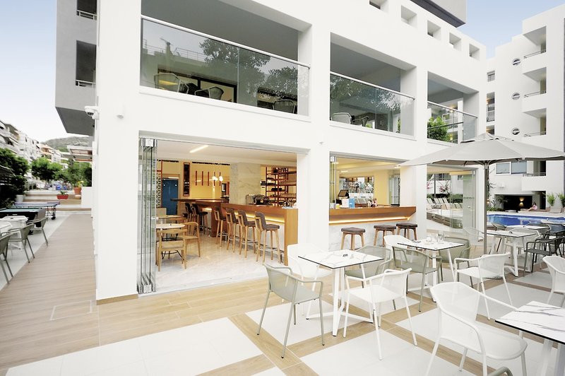 Atrium Ambiance Hotel ●●●●