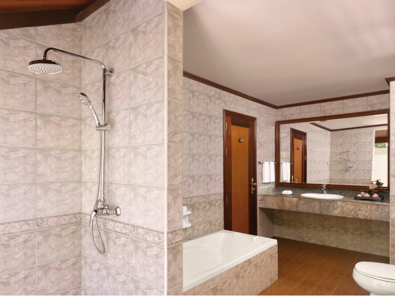 Royal Island Resort & Spa ●●●●