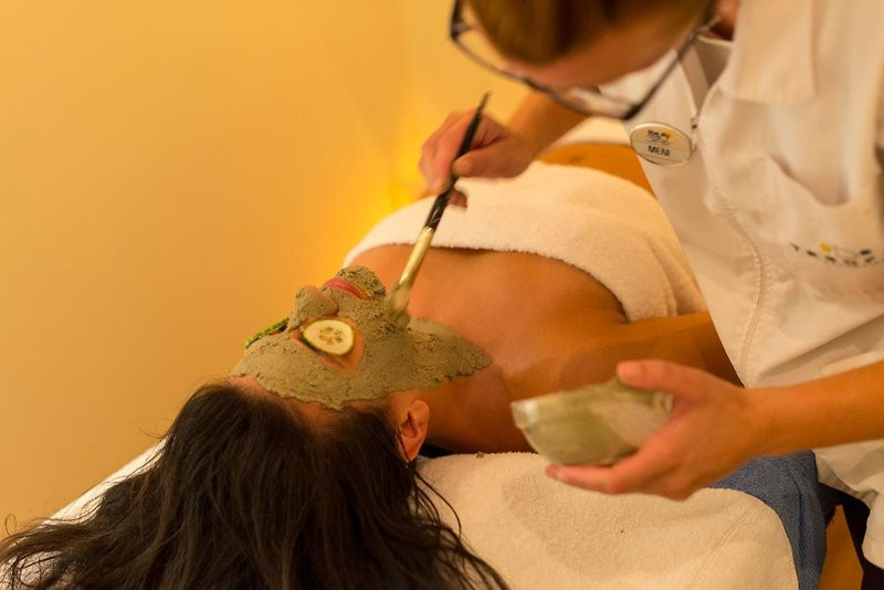 Blue Sky Beach Hotel ●●●●