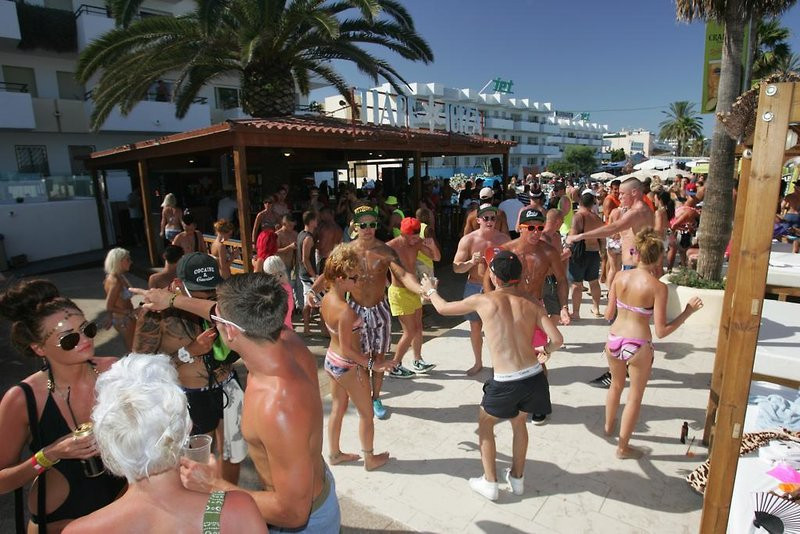 Ibiza Jet ●●●○