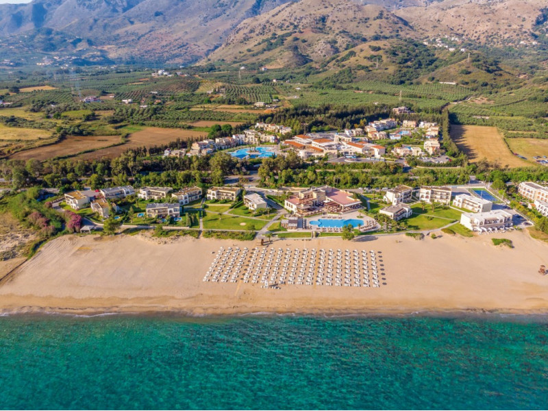 Pilot Beach Resort ●●●●●