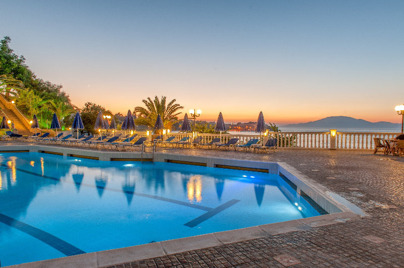 Alexandra Beach Hotel ●●●●