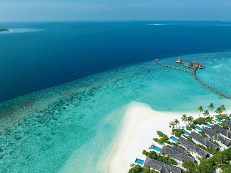 Family Beach Villa with Pool