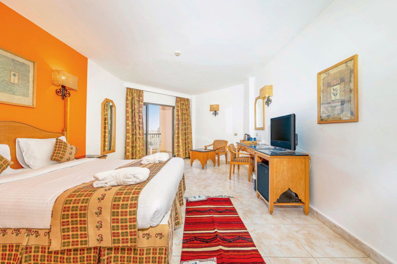 Wohnbeispiel Doppelzimmer Standard Pool-/Gartenblick