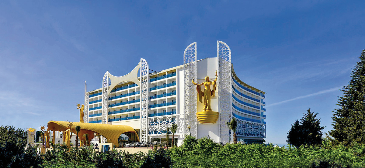 Azura Deluxe Resort & Spa Hotel