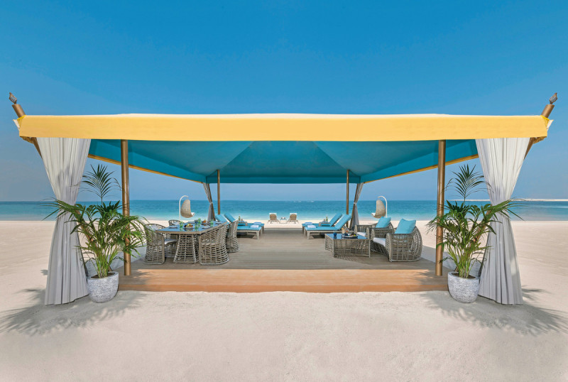 Royal Beach Cabana