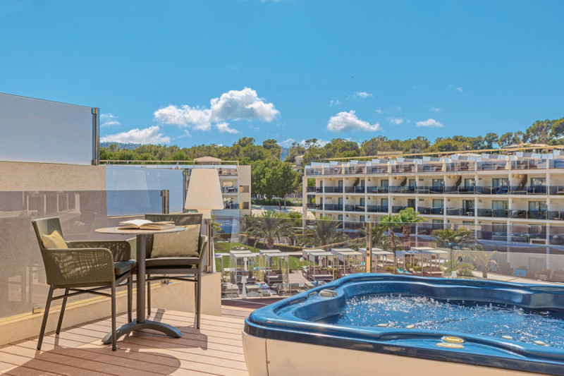 Beispiel Terrasse Juniorsuite Penthouse Poolblick Zafiro Club