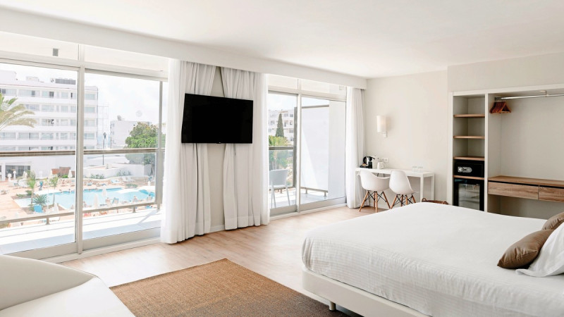 Wohnbeispiel Juniorsuite Poolblick