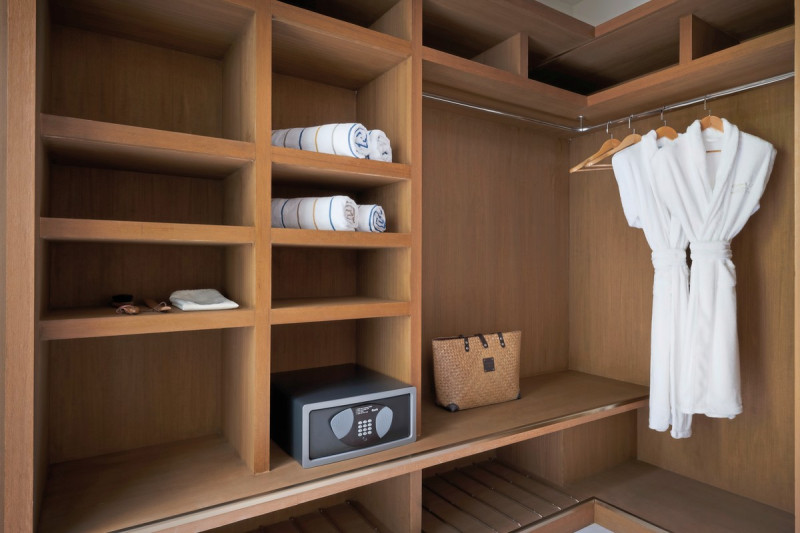 Deluxe Beach Villa with Pool