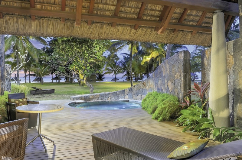 Wohnbeispiel Beachfront Pool Suite