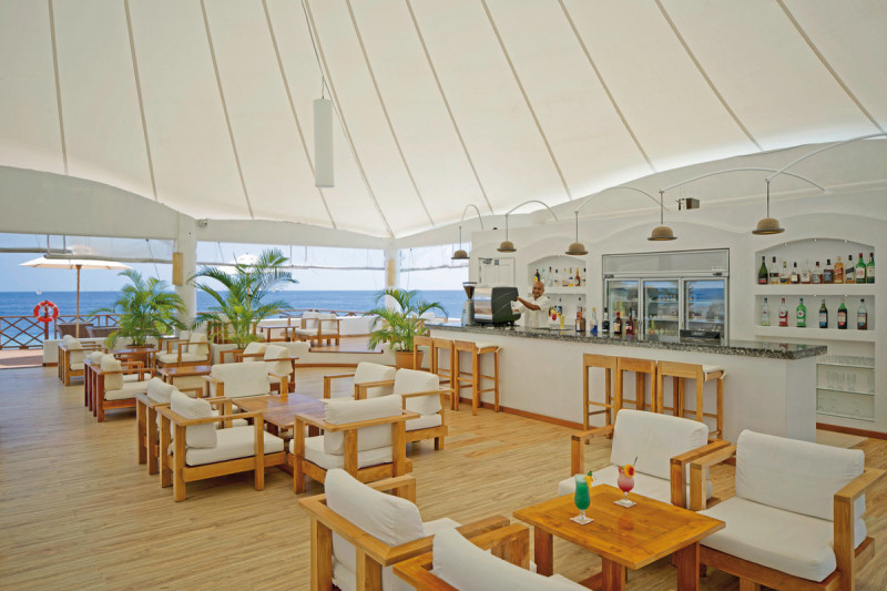 Safari Island Resort & Spa