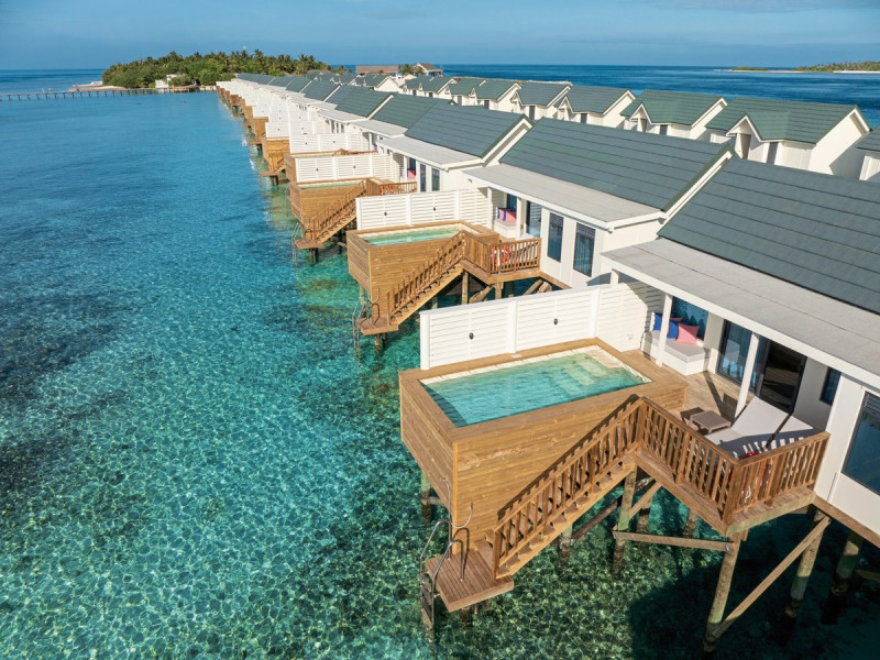 Wohnbeispiel Water Villa with Pool