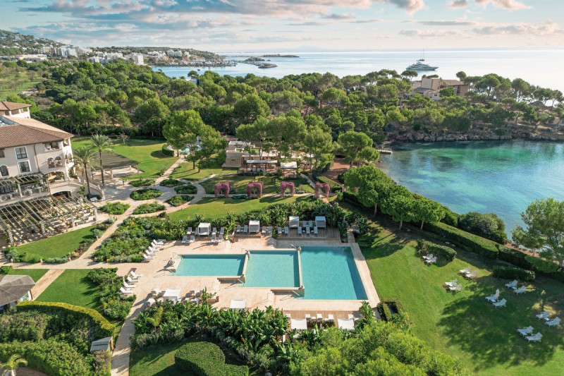 The St. Regis Mardavall Mallorca Resort