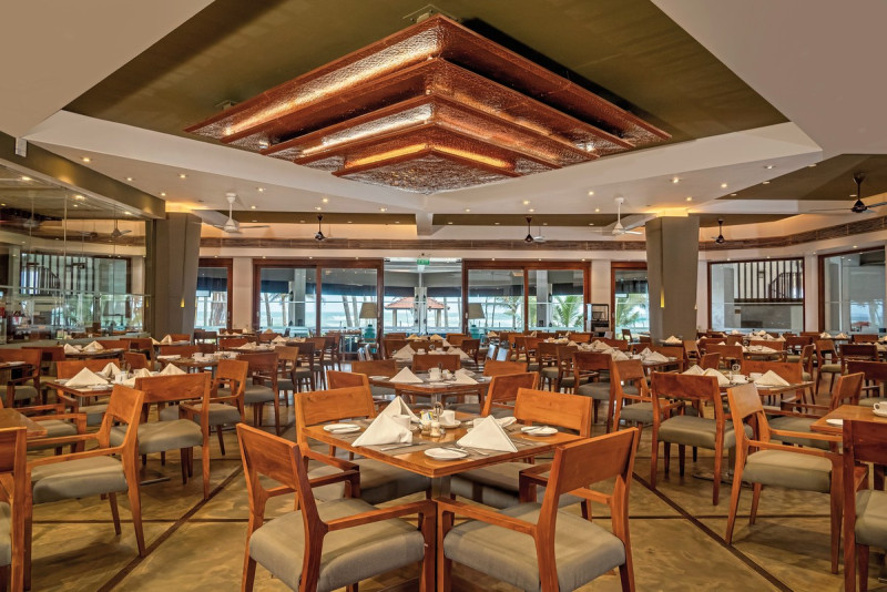 Royal Palms Beach Hotel