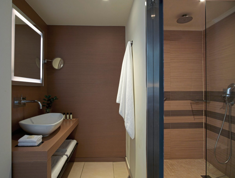 Badbeispiel Doppelzimmer Deluxe Gartenblick