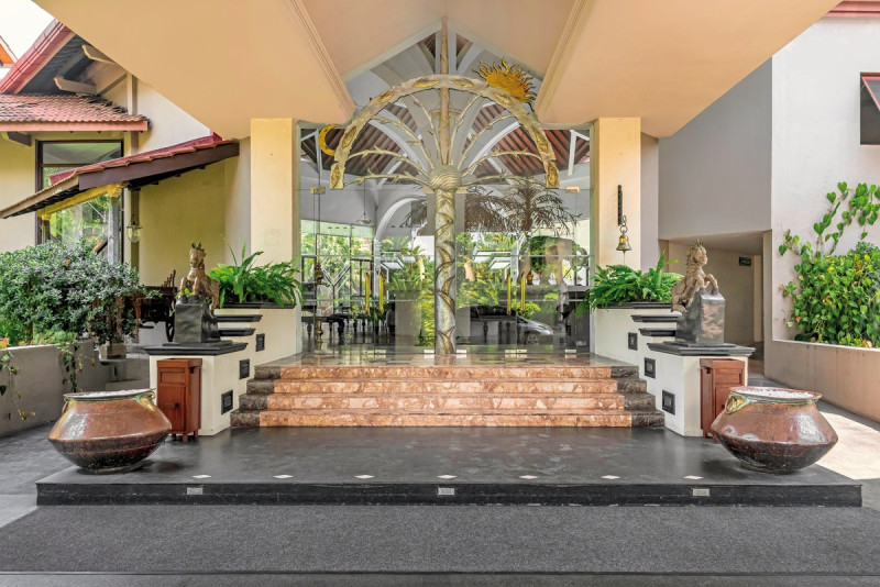 Royal Palms Beach Hotel