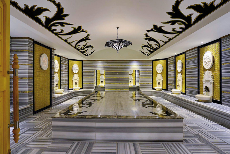 Azura Deluxe Resort & Spa Hotel