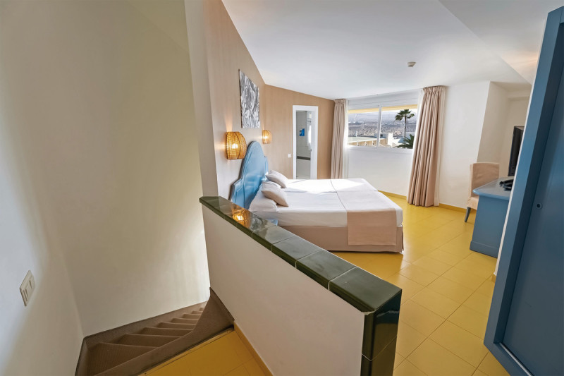 Wohnbeispiel Familienzimmer Poolblick