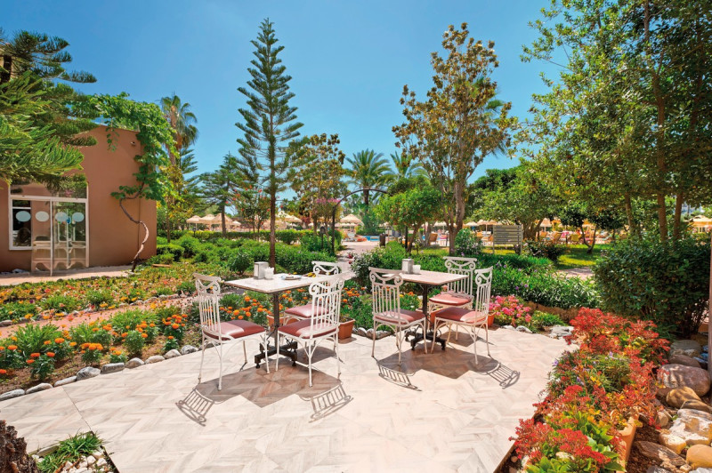 Seaden Sea World Resort & Spa