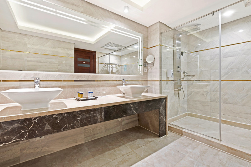 Beispiel Bad Familienzimmer Standard