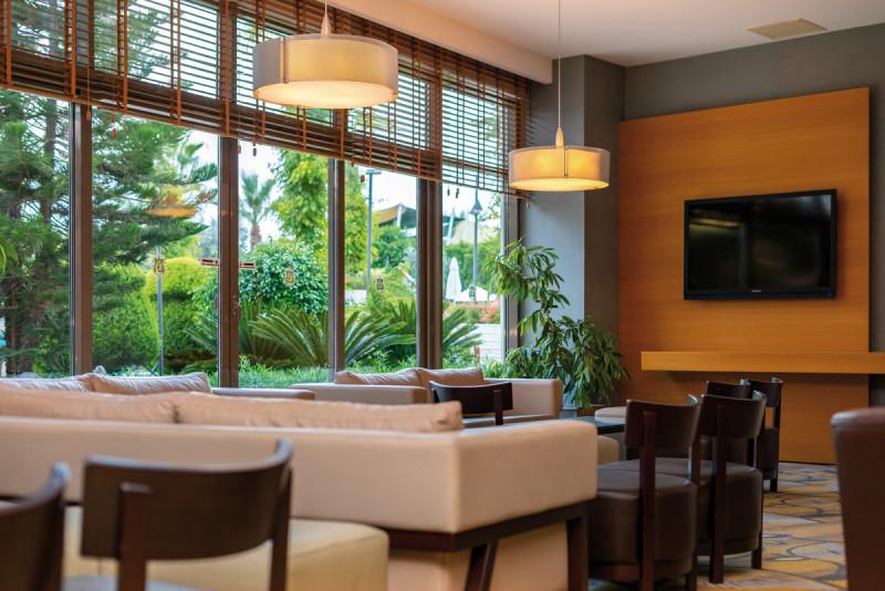 Commodore Elite Suites & Spa