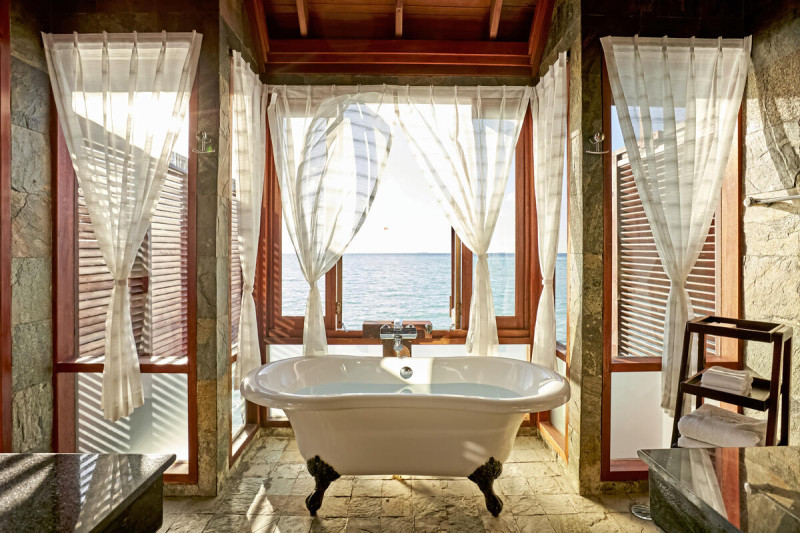 Beispiel Bad Deluxe Water Villa