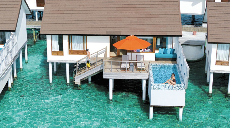 Wohnbeispiel Water Villa with Pool