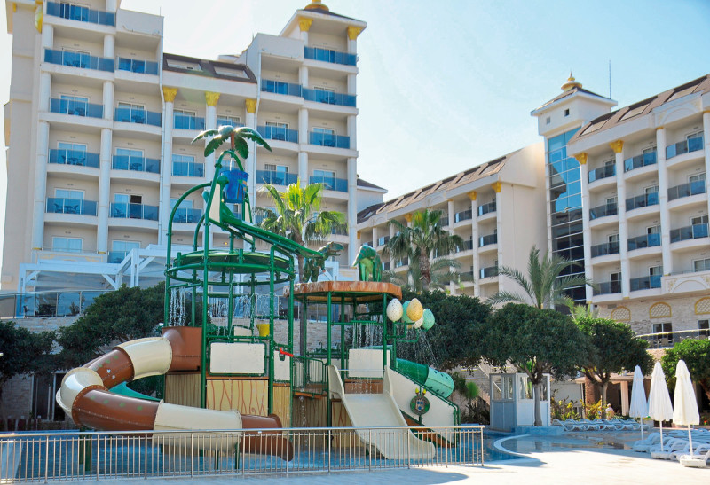 LRS Lake & River Side Hotel & Spa