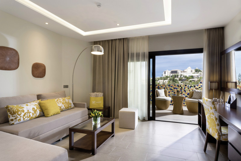 Wohnbeispiel Suite Premium Poolblick