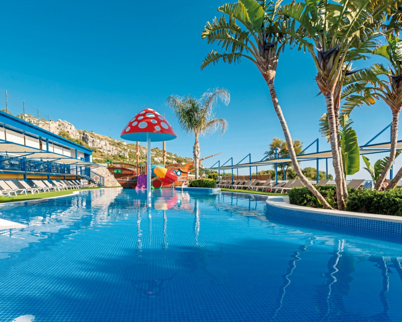 Royal Son Bou Family Club