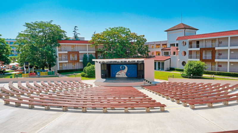 DIT Evrika Beach Club Hotel