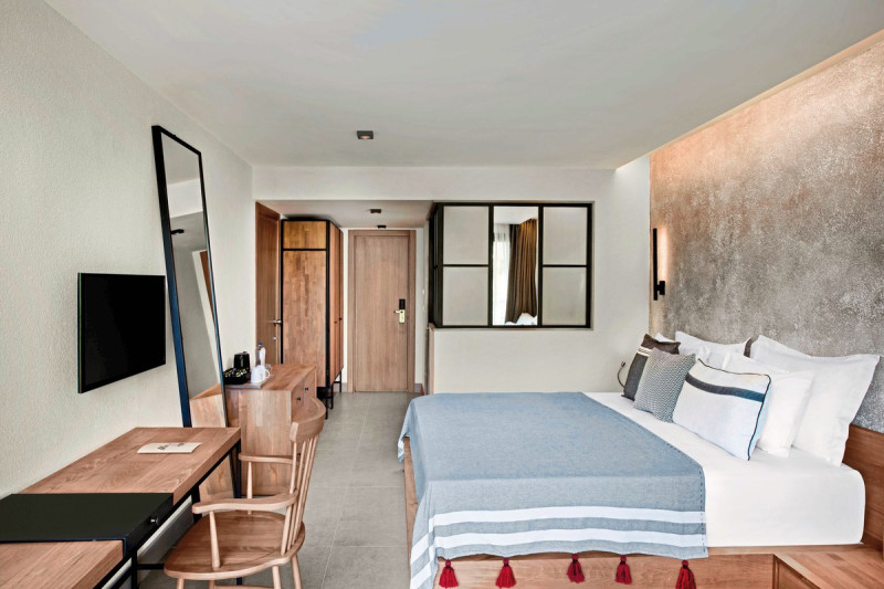 Wohnbeispiel Familienzimmer Verbindungst&uuml;r Gartenblick