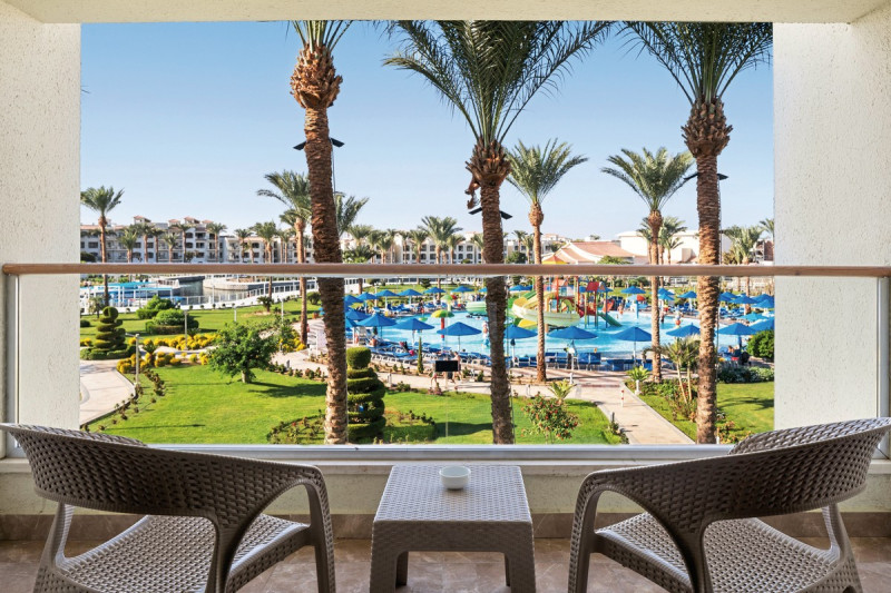 Beispiel Terrasse Doppelzimmer Superior Poolblick