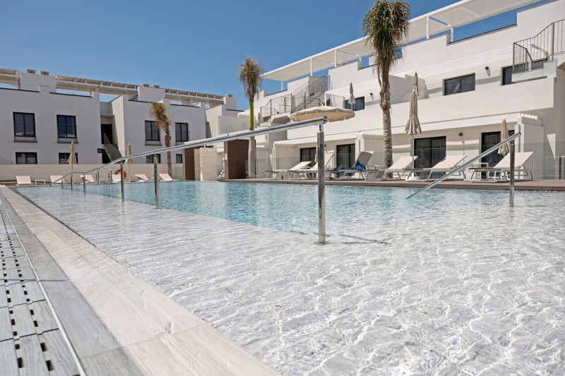 Esmeralda Cotillo Homes by LIVVO