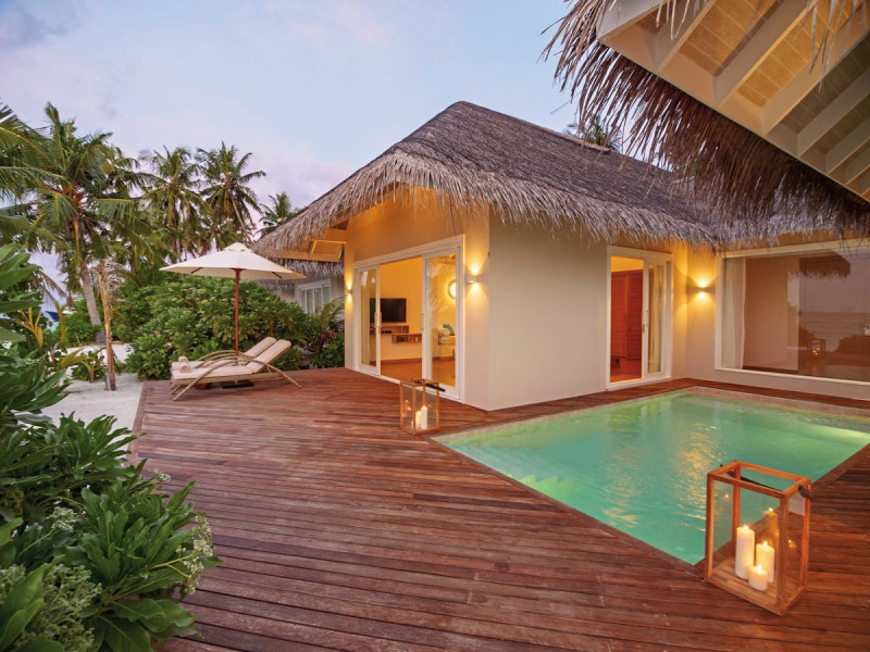 Deluxe Beach Suite with Pool