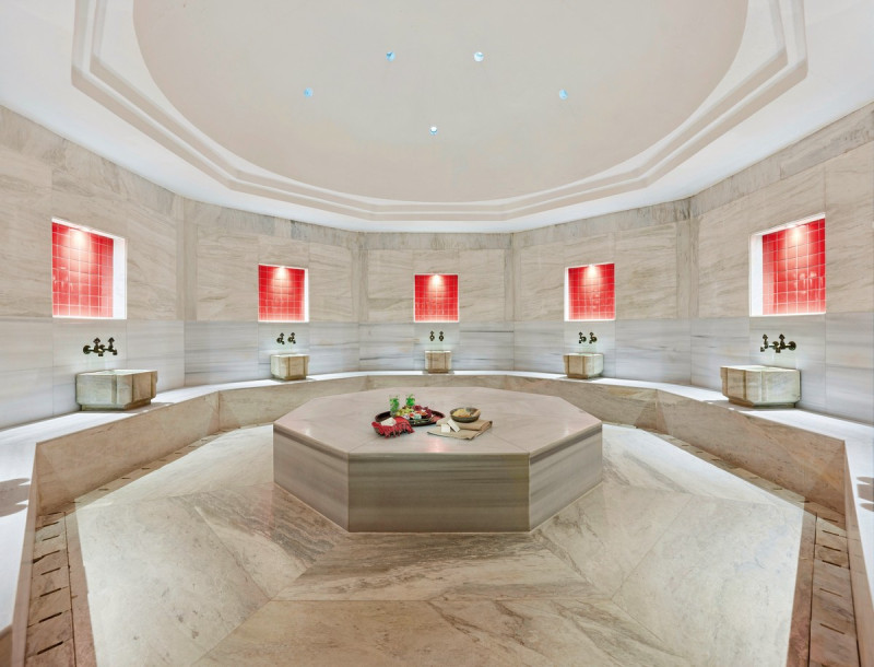 Lara Barut Collection