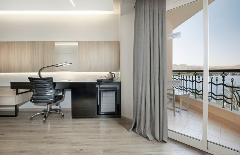 Wohnbeispiel Executive Room Side Nile View