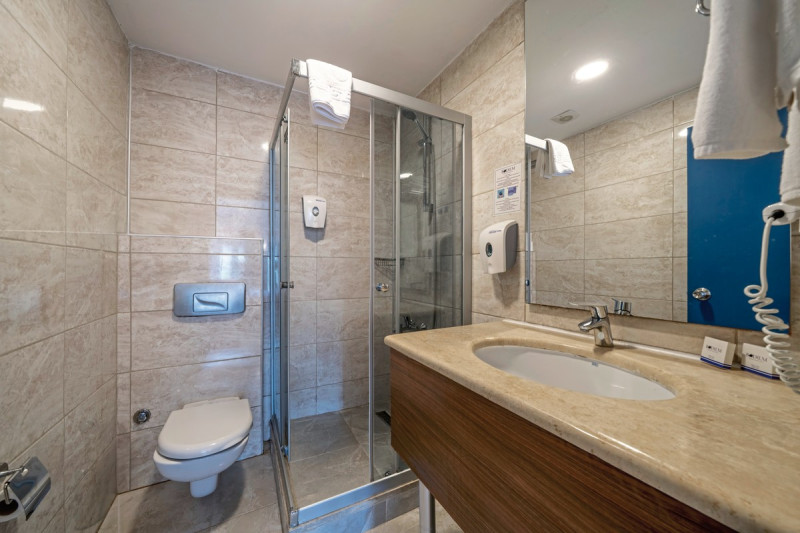 Beispiel Bad Clubzimmer