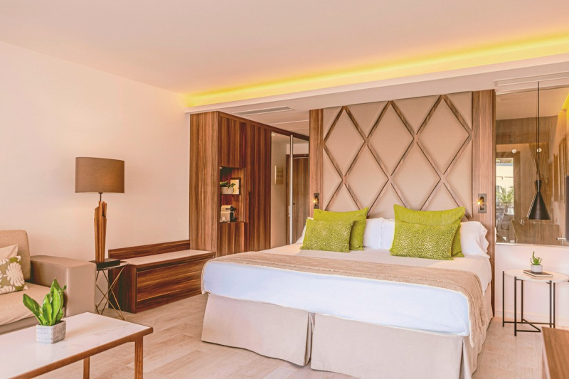 Wohnbeispiel Juniorsuite Poolblick Zafiro Club
